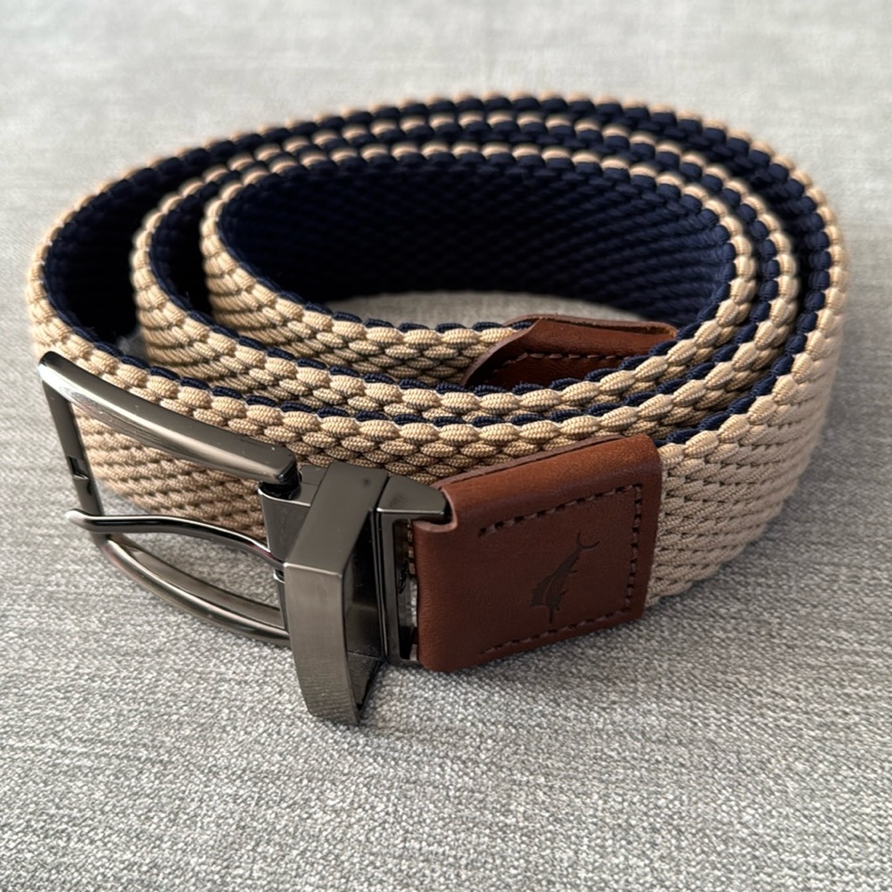 Tommy Bahama size 32 to 36 reversible belt, tan and blue
